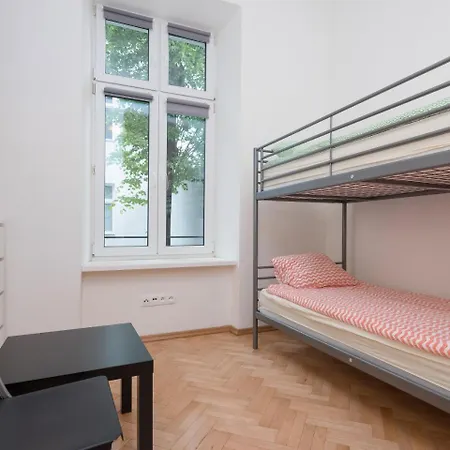 Hostel Royal City *